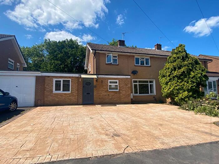 6 Bedroom Terraced House To Rent In Applegarth Avenue, Guildford, GU2