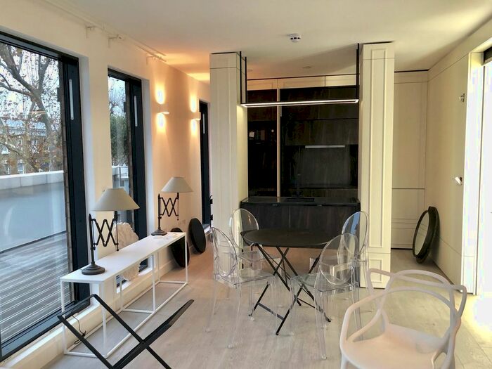 2 Bedroom Flat To Rent In Loftus Road, Lodnon W12