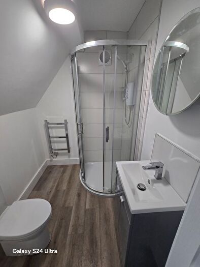 1 Bedroom Flat To Rent In Tempest Road, Leeds, LS11