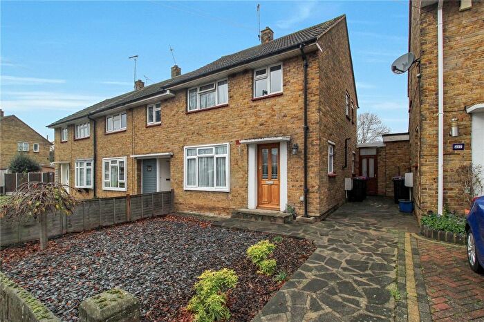 3 Bedroom End Terrace House For Sale In Elmsleigh Drive, Leigh-On-Sea, Essex, SS9