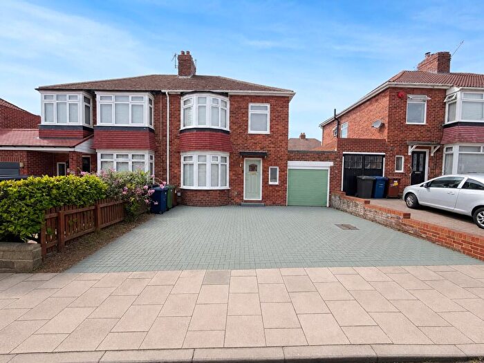 3 Bedroom Semi-Detached House For Sale In Vancouver Drive, Newcastle Upon Tyne, NE7