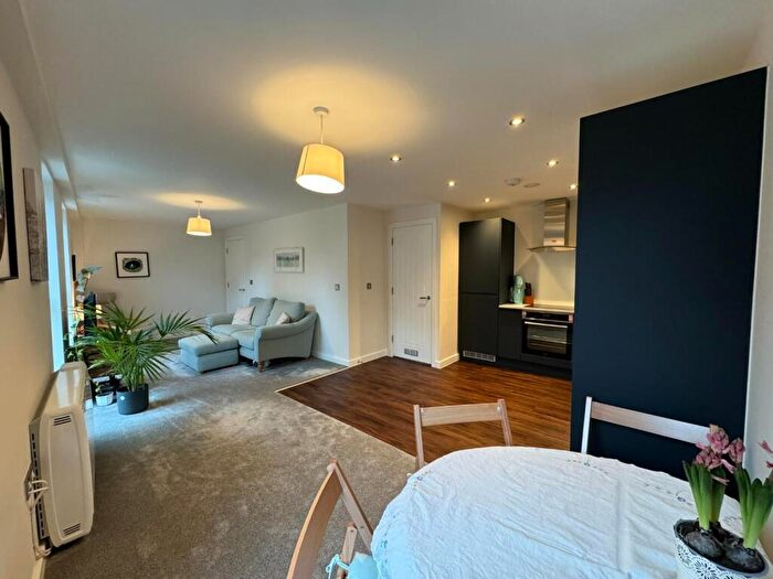 1 Bedroom Flat For Sale In Barlow Moor Road, Chorlton, M21