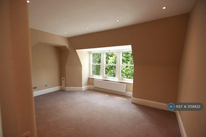 2 Bedroom Flat To Rent In Tetherdown, London, N10