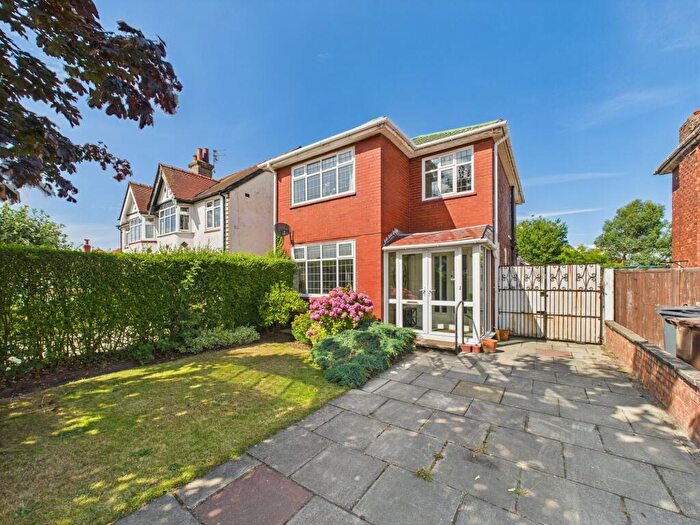 3 Bedroom Detached House For Sale In Fairhaven Road, Southport, PR9