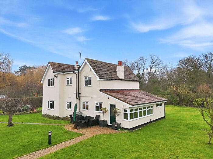 4 Bedroom Detached House For Sale In Lincoln Road, Rochford, Essex, SS4