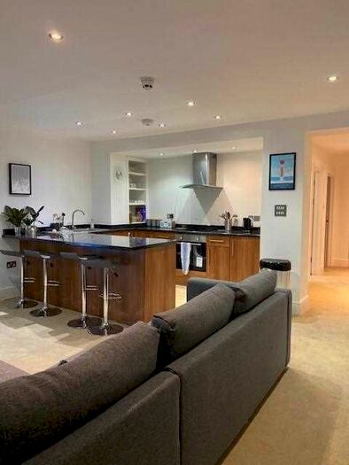 2 Bedroom Flat To Rent In Westbrook Gardens, Margate, CT9