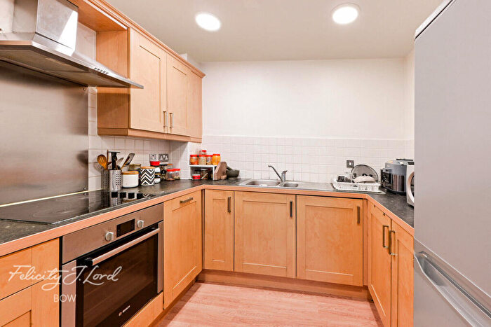 1 Bedroom Apartment For Sale In Locksons Close, London, E14