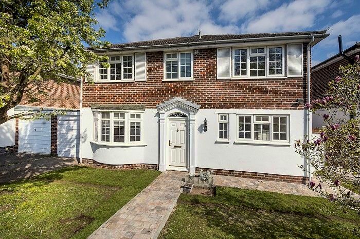 4 Bedroom Detached House To Rent In Magnolia Close, Kingston Upon Thames, KT2