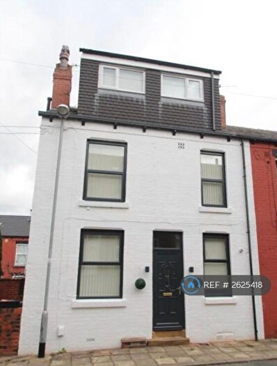 4 Bedroom Terraced House To Rent In Woodville Avenue, Horsforth, LS18