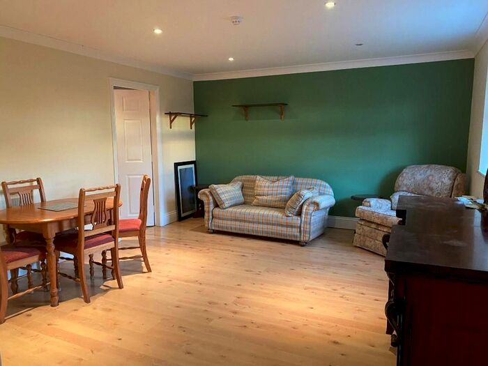 2 Bedroom Flat To Rent In York Road, Market Weighton, YO43