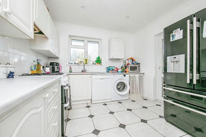 2 Bedroom Detached Bungalow For Sale In Roydon Way, Frinton-On-Sea, CO13