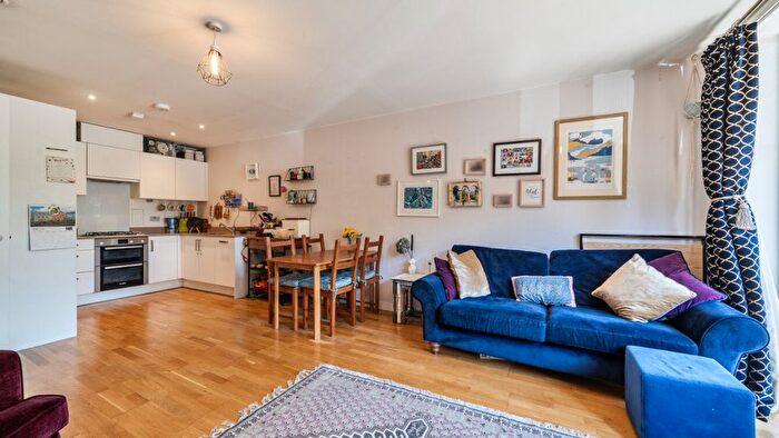 1 Bedroom Flat For Sale In Print Apartments, Duckett Street, London, E1