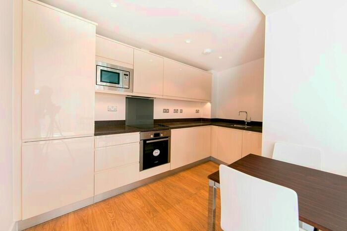 2 Bedroom Flat To Rent In Station Approach, Epsom, Surrey, London, KT19