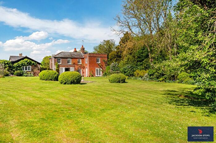 5 Bedroom Equestrian Facility For Sale In Sharpenhoe Road, Streatley, Bedfordshire, LU3