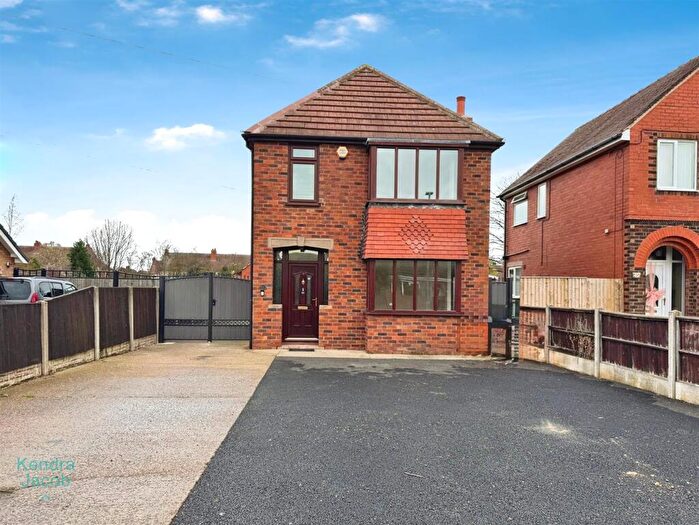 3 Bedroom Detached House For Sale In Long Lane, Carlton-In-Lindrick, Worksop, S81