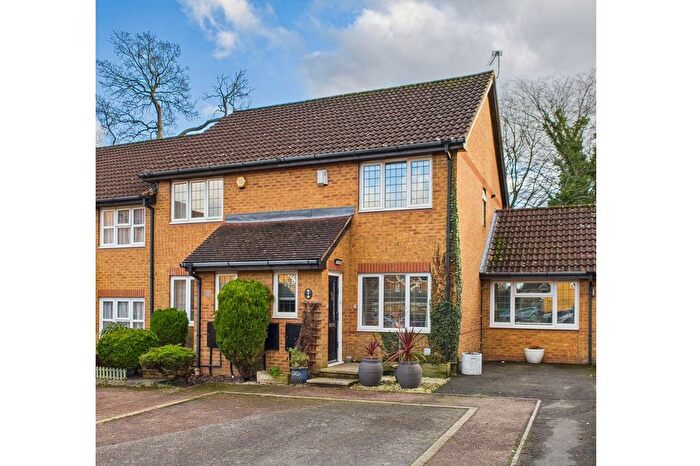 3 Bedroom End Terrace House For Sale In The Sonnets, Gadebridge, HP1