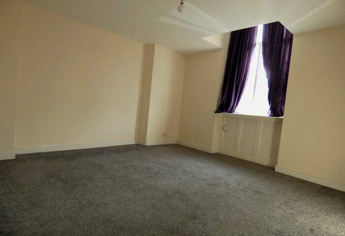 2 Bedroom Apartment To Rent In Main Street, Bingley, West Yorkshire, BD16