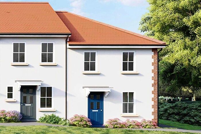 3 Bedroom Semi-Detached House For Sale In Lacey Avenue, Bideford, EX39