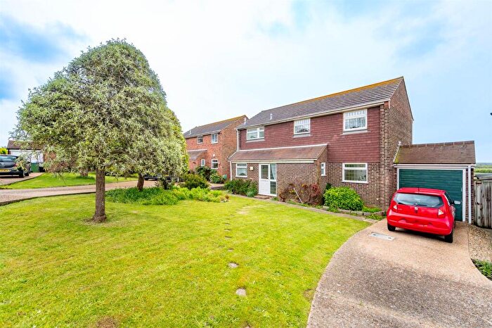4 Bedroom Detached House For Sale In Seagrave Close, Seaford, BN25