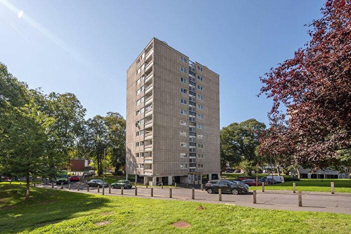 1 Bedroom Flat For Sale In Tangley Grove, Roehampton, London, SW15