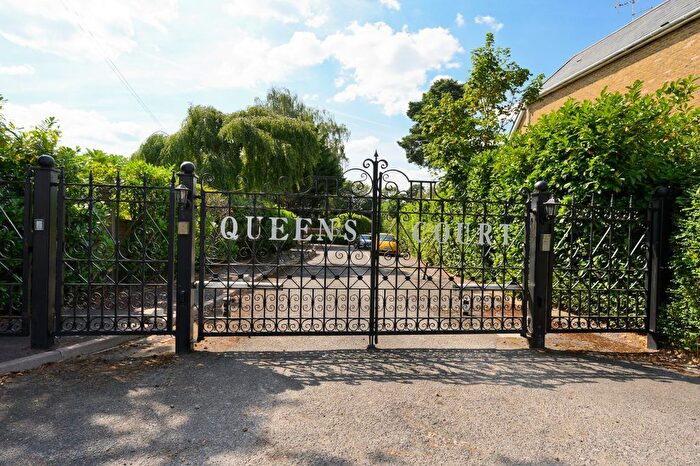 2 Bedroom Flat To Rent In Ellesmere Road, Weybridge, Surrey, KT13