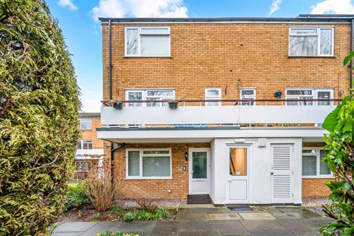2 Bedroom Maisonette To Rent In Woodmansterne Lane, Banstead, SM7
