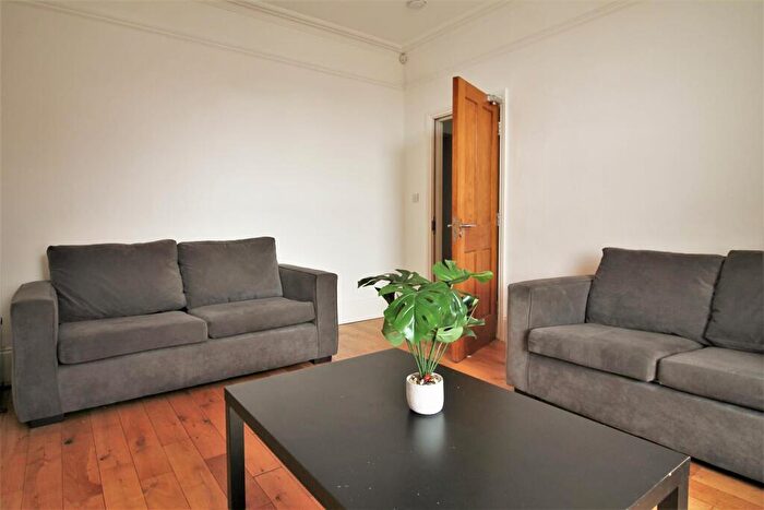 4 Bedroom Apartment To Rent In Osborne Road, Jesmond, NE2