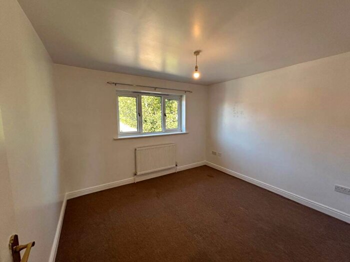 2 Bedroom Apartment To Rent In Rockingham Court, Barnsley, S71