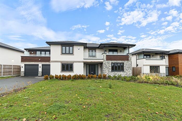 5 Bedroom Detached House For Sale In Hazel Lane, Walsall, WS6