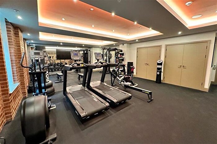 2 Bedroom Flat To Rent In Aquifer House, Horlicks Quarter, Slough, SL1