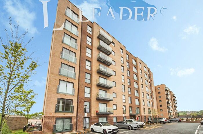 1 Bedroom Flat To Rent In Brooklands Court, Stirling Drive, Luton, LU2