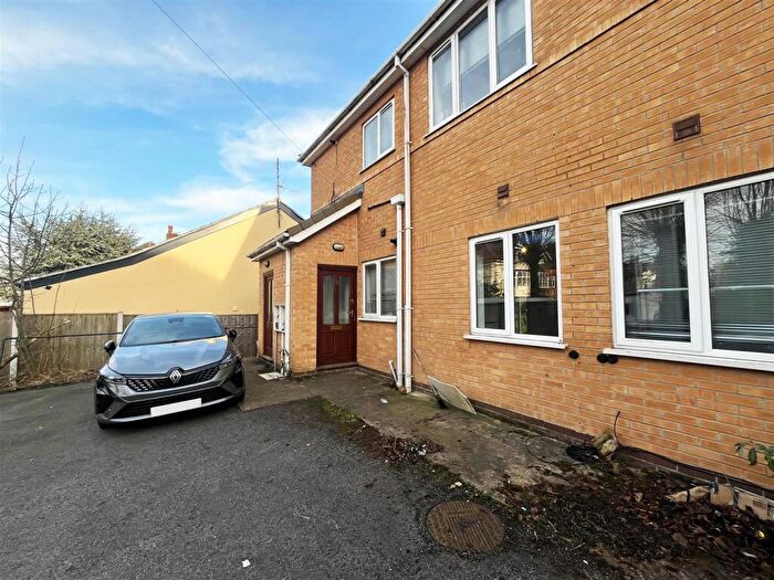 2 Bedroom Flat To Rent In Alexandra Street, Carrington, Nottingham, NG5