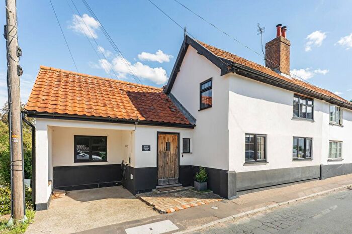 3 Bedroom Semi-Detached House For Sale In The Street, Hempnall, NR15