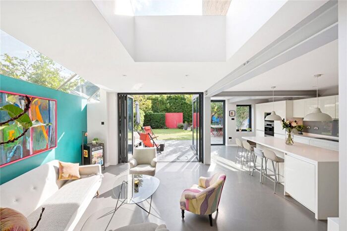 5 Bedroom Terraced House For Sale In Thorncliffe Road, Clapham, SW2