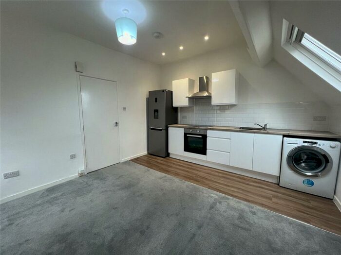 1 Bedroom Apartment To Rent In Halesowen Road, Cradley Heath, West Midlands, B64