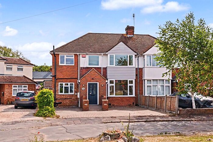 4 Bedroom Semi-Detached House For Sale In Stanhope Close, Wendover, Aylesbury, HP22