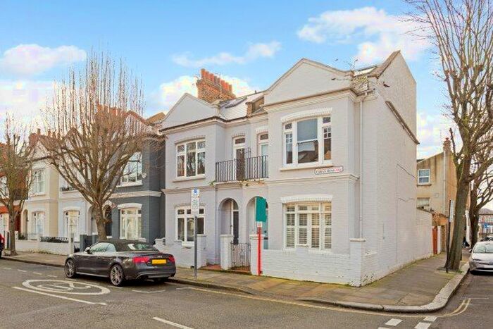 1 Bedroom Flat To Rent In Fabian Road, London, SW6
