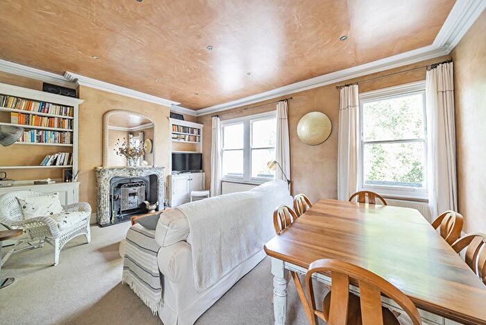 2 Bedroom Flat To Rent In Harvist Road, Queens Park, London, NW6