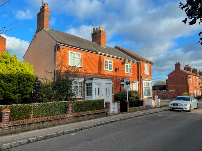 2 Bedroom Terraced House To Rent In Caldecote Street, Newport Pagnell, MK16