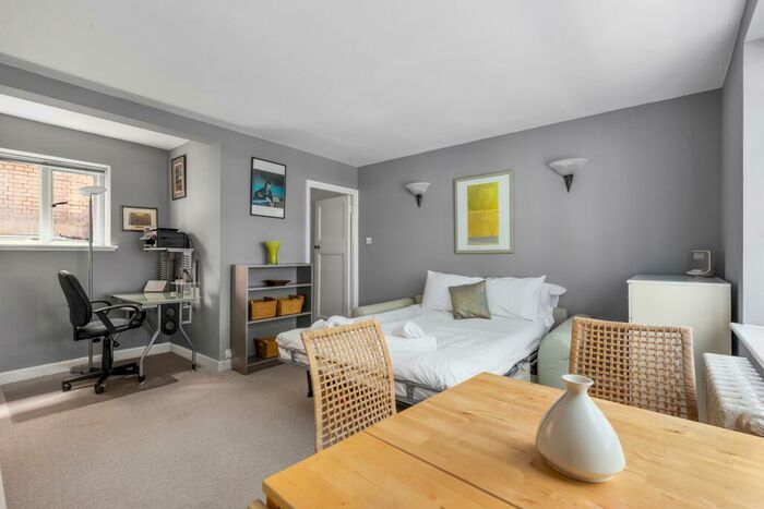 Flat To Rent In Crane Court, London, EC4A