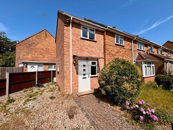 4 Bedroom House To Rent In Kings End Bicester, OX26