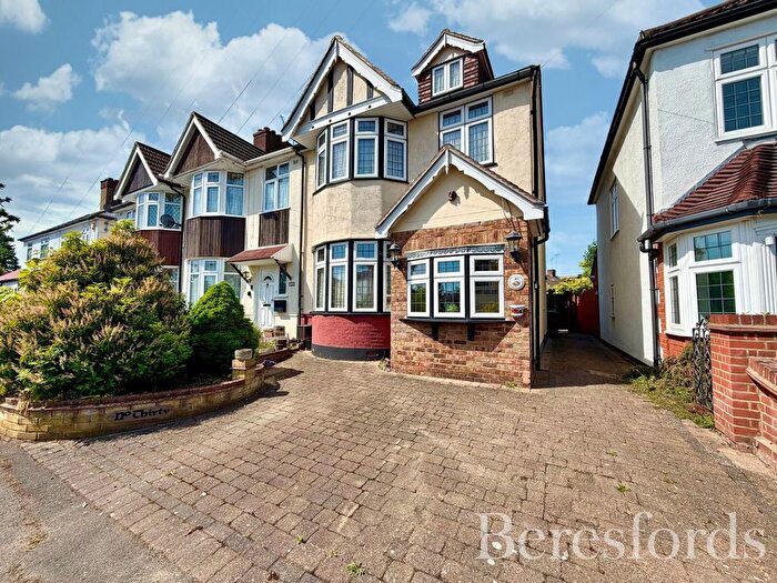 4 Bedroom End Terrace House For Sale In Kinfauns Avenue, Hornchurch, RM11