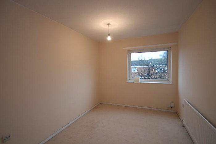 2 Bedroom Apartment To Rent In Trident Drive, Oldbury, West Midlands, B68