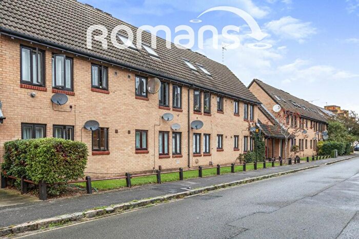 1 Bedroom Maisonette To Rent In Stephenson Court, Slough, SL1