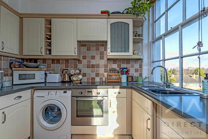 1 Bedroom Flat To Rent In Tayles Hill House, Epsom, KT17