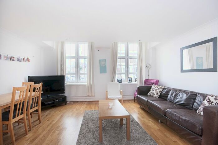3 Bedroom Flat To Rent In Ferndale Road, London, SW4