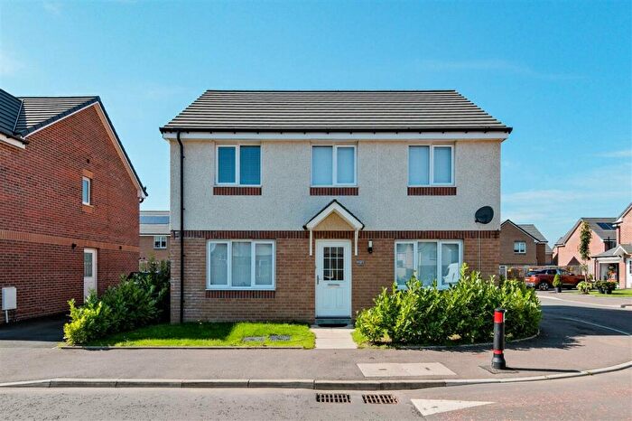 4 Bedroom Detached House To Rent In Silk Place, Stonehouse, ML9
