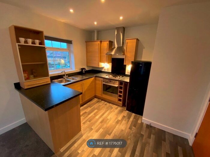 2 Bedroom Flat To Rent In Priory Chase, Pontefract, WF8