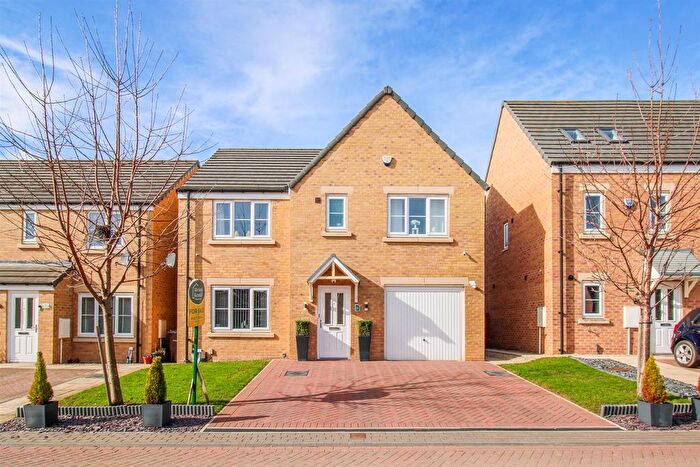 5 Bedroom Detached House For Sale In Elm View, Castleford, WF10