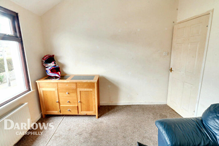 3 Bedroom End Of Terrace House For Sale In Penallta Road, Hengoed, CF82